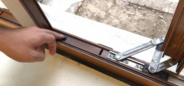 Dịch vụ sửa chữa cửa nhôm Hồ Chí Minh