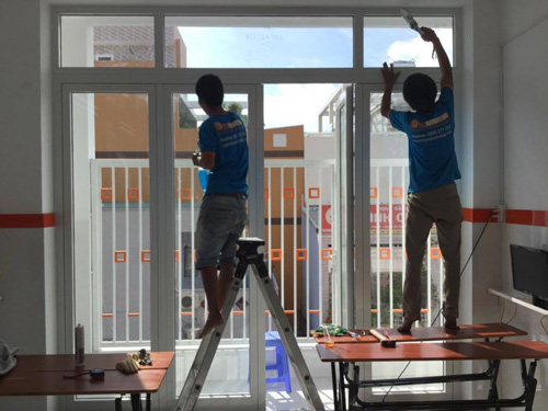 Sửa chữa cửa kính chuyên nghiệp tại TpHCM
