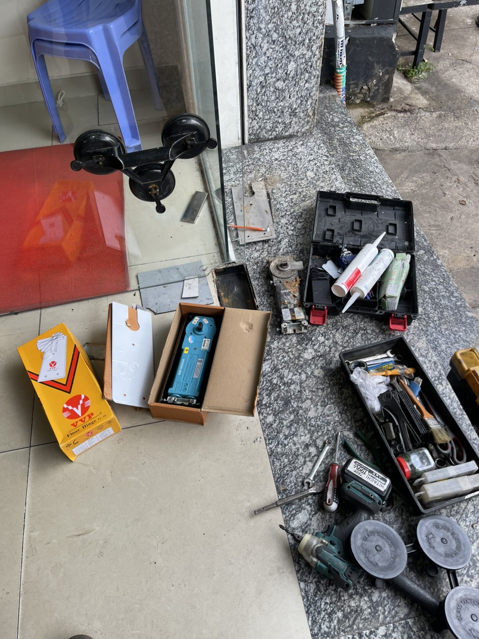 Sửa Cửa Kính Tại TP.HCM – Nhôm Kính Đại Phát