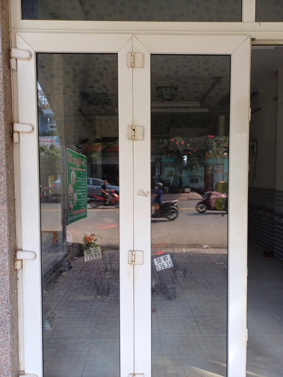 Sửa cửa nhựa lõi thép quận 1